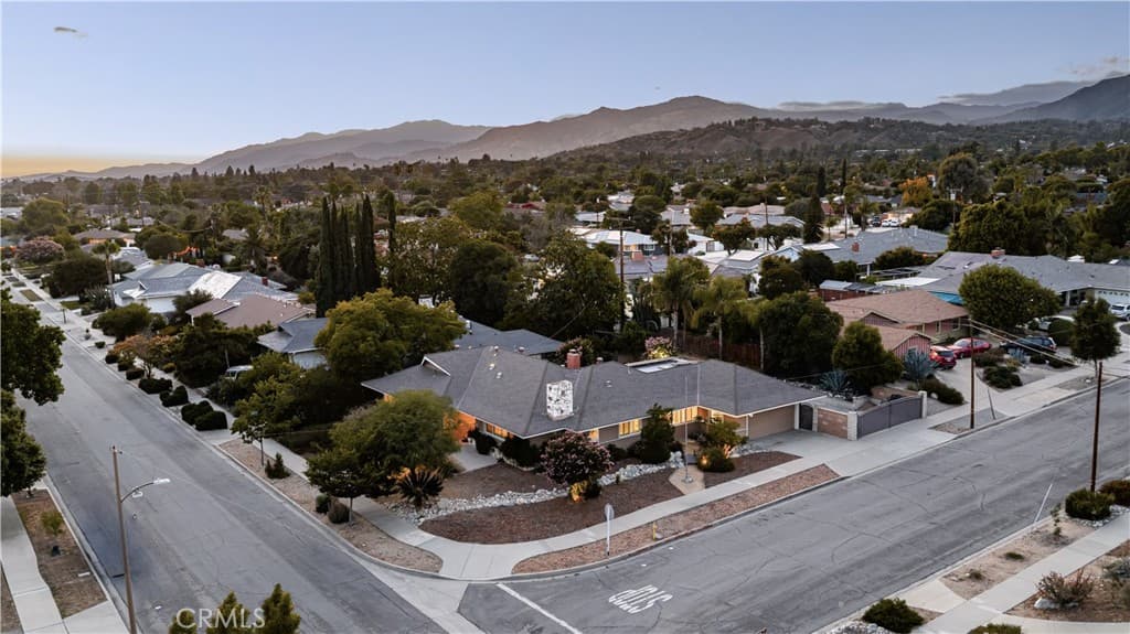 Home at 909 Reed Drive, Claremont — photo 11 of 12