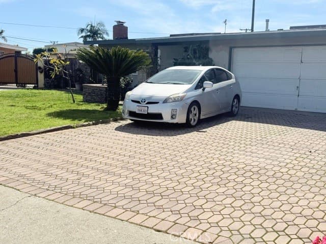Home at 338 E Michelle, West Covina — photo 4 of 4