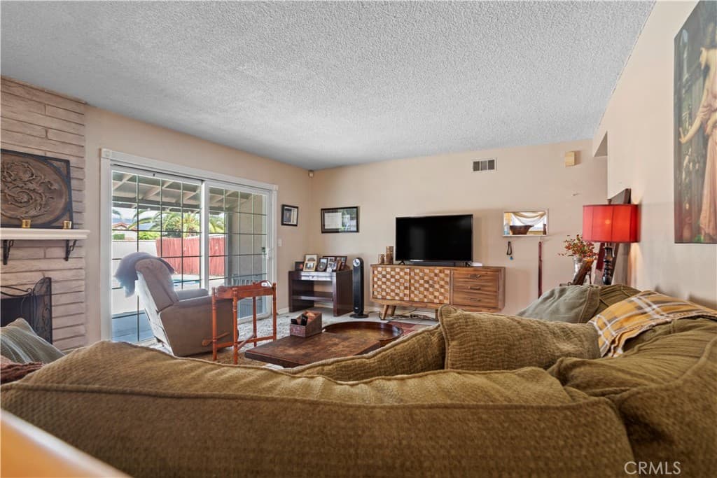 Home at 1005 N Dodsworth, Covina — photo 4 of 12