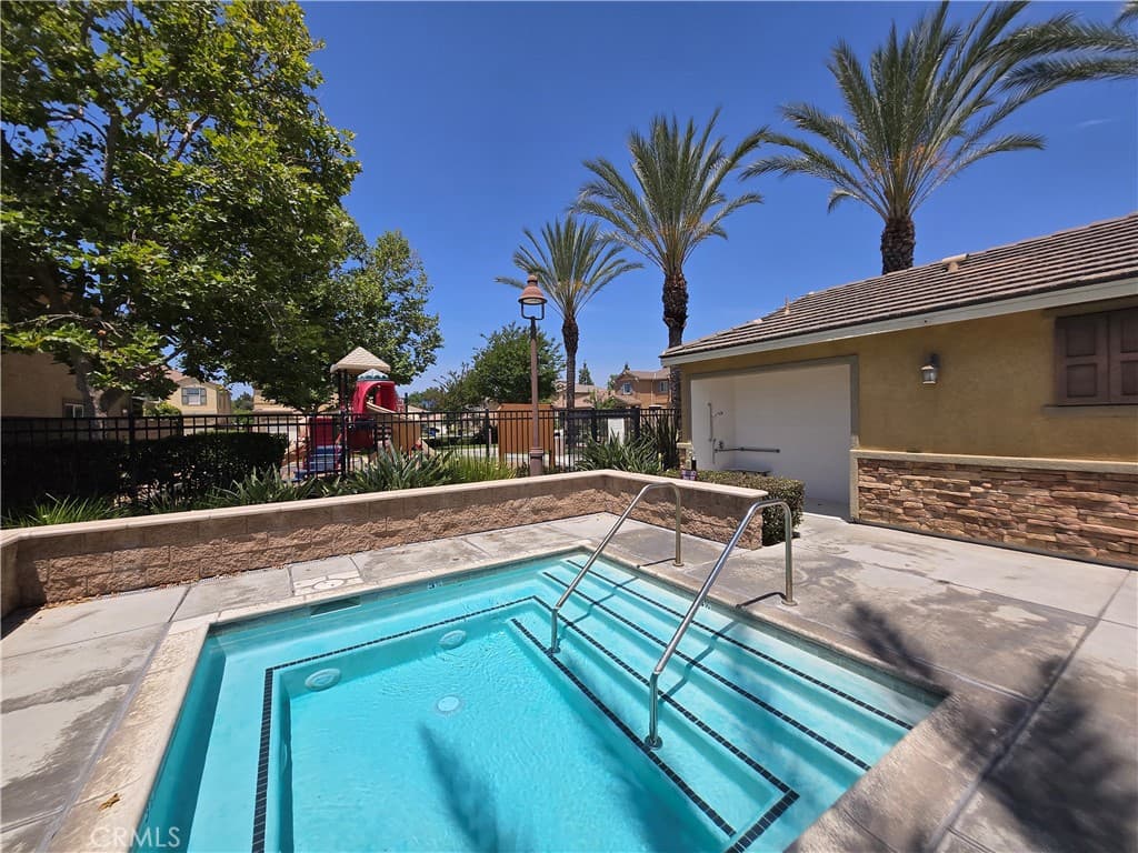 Home at 503 Garden Avenue, Pomona — photo 4 of 12
