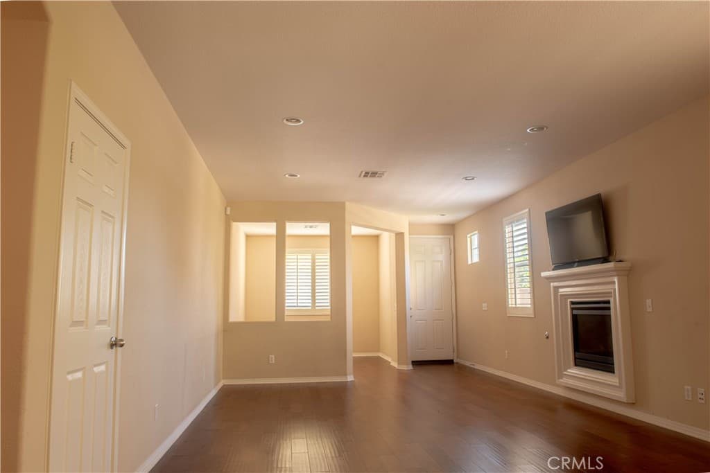 Home at 503 Garden Avenue, Pomona — photo 8 of 12