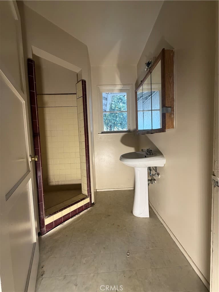 Home at 527 Santa Anita Court, Sierra Madre — photo 7 of 11