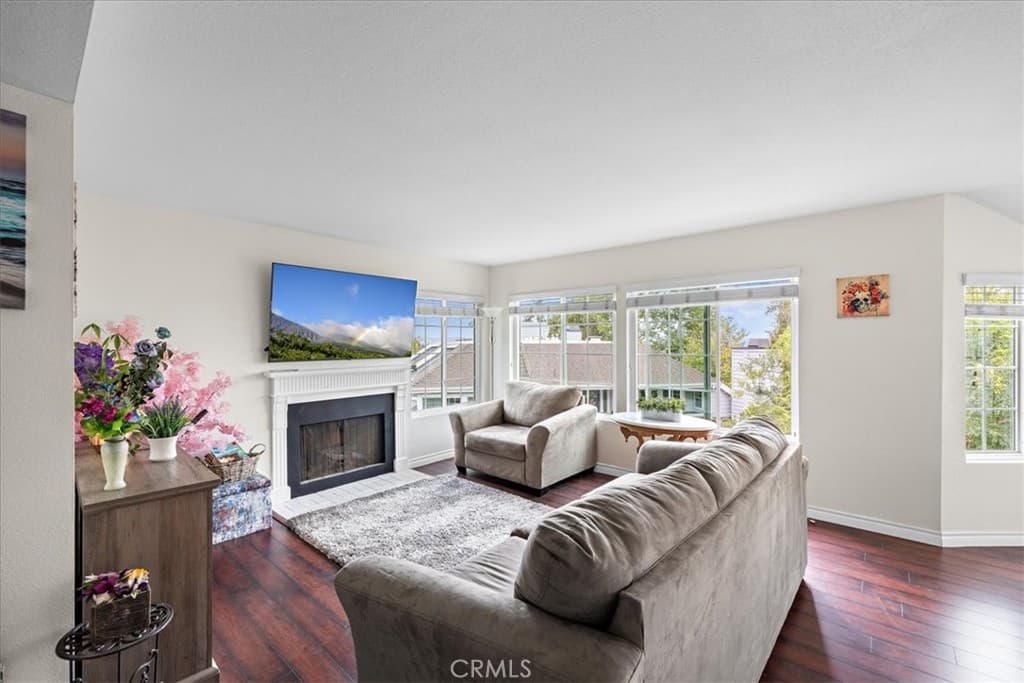 Condo at 1083 Lakeview, Azusa — photo 6 of 12