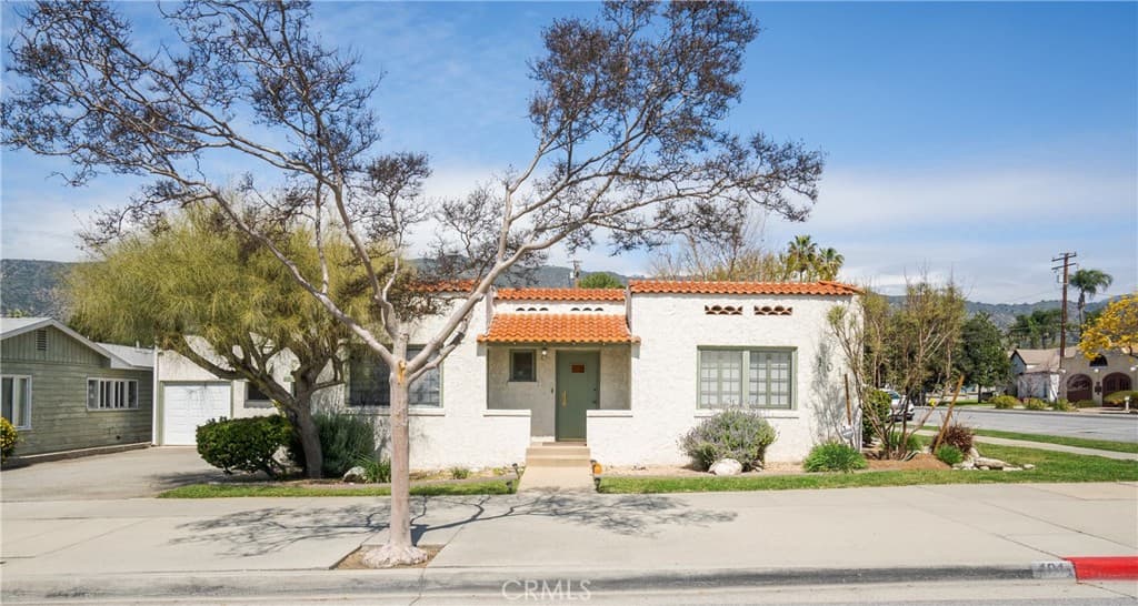 Home at 101 W Bennett Avenue, Glendora — photo 2 of 12