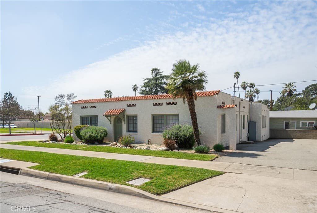 Home at 101 W Bennett Avenue, Glendora — photo 5 of 12