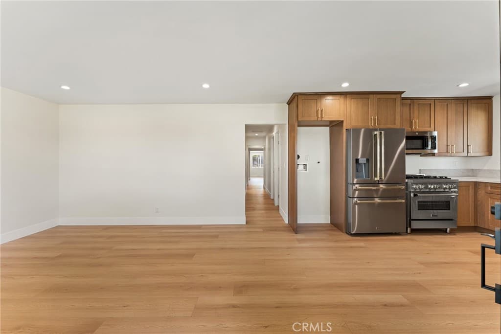 Home at 554 Balham ave Avenue, La Puente — photo 5 of 12