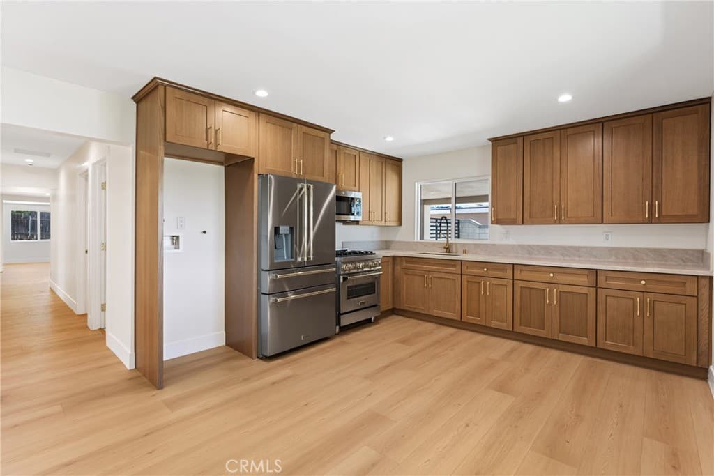 Home at 554 Balham ave Avenue, La Puente — photo 10 of 12