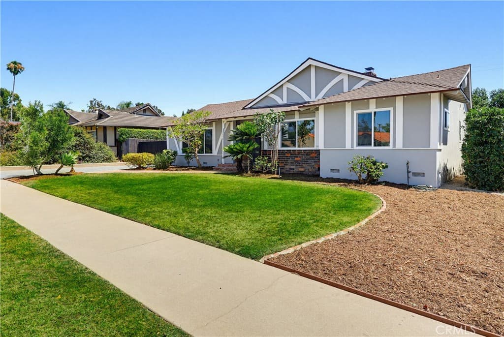 Home at 1532 E Old Badillo, Covina — photo 2 of 12