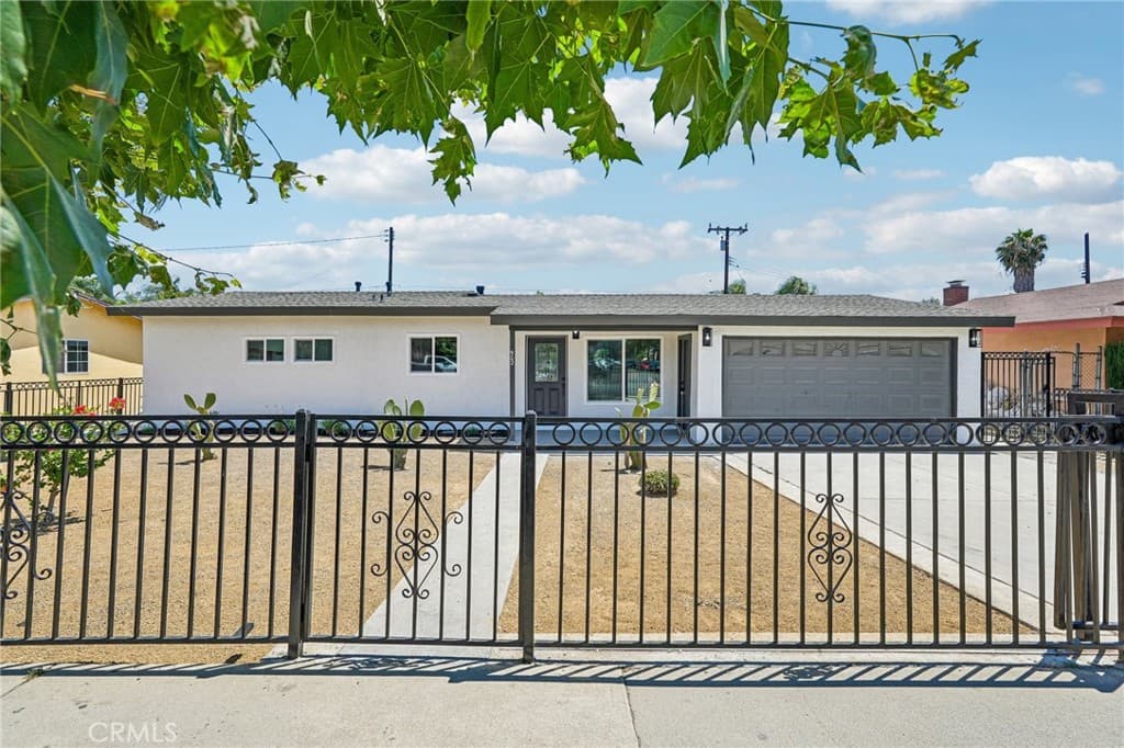 Home at 902 E Olive Street, Pomona — photo 2 of 12
