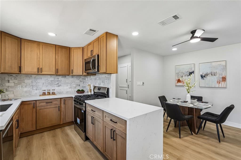 Home at 902 E Olive Street, Pomona — photo 9 of 12