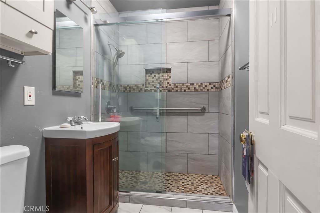 Home at 15851 E Kingside, Covina — photo 11 of 12