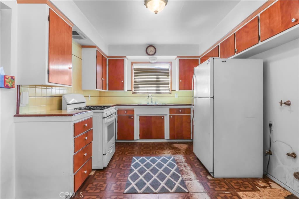 Home at 15851 E Kingside, Covina — photo 9 of 12