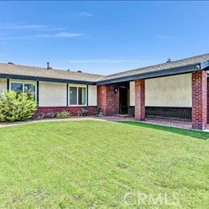 Home at 610 W Edith Ann Drive, Azusa — photo 4 of 12