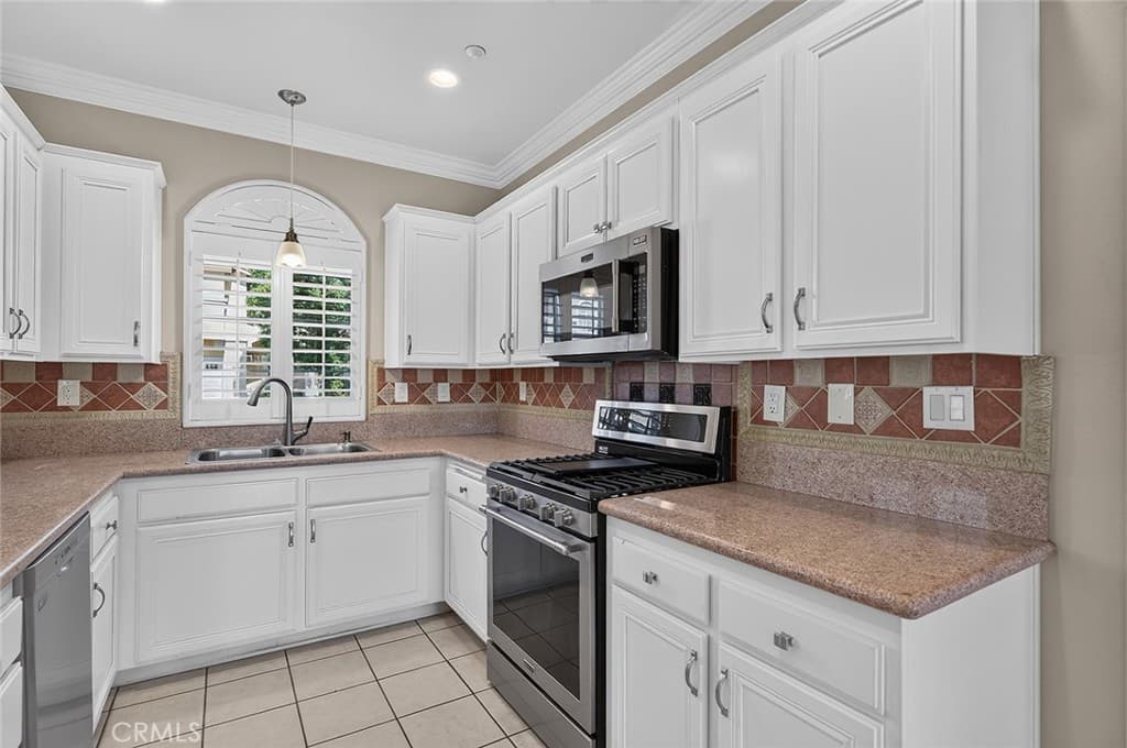 Home at 1223 Heritage, Covina — photo 10 of 12