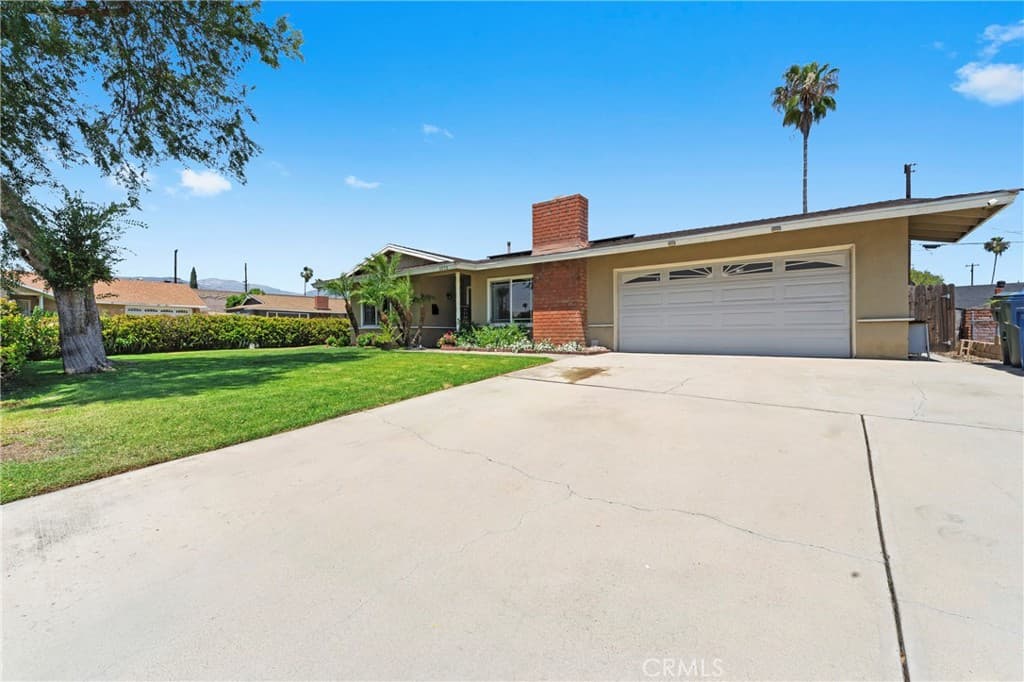 Home at 2072 Miramar Street, Pomona — photo 2 of 12