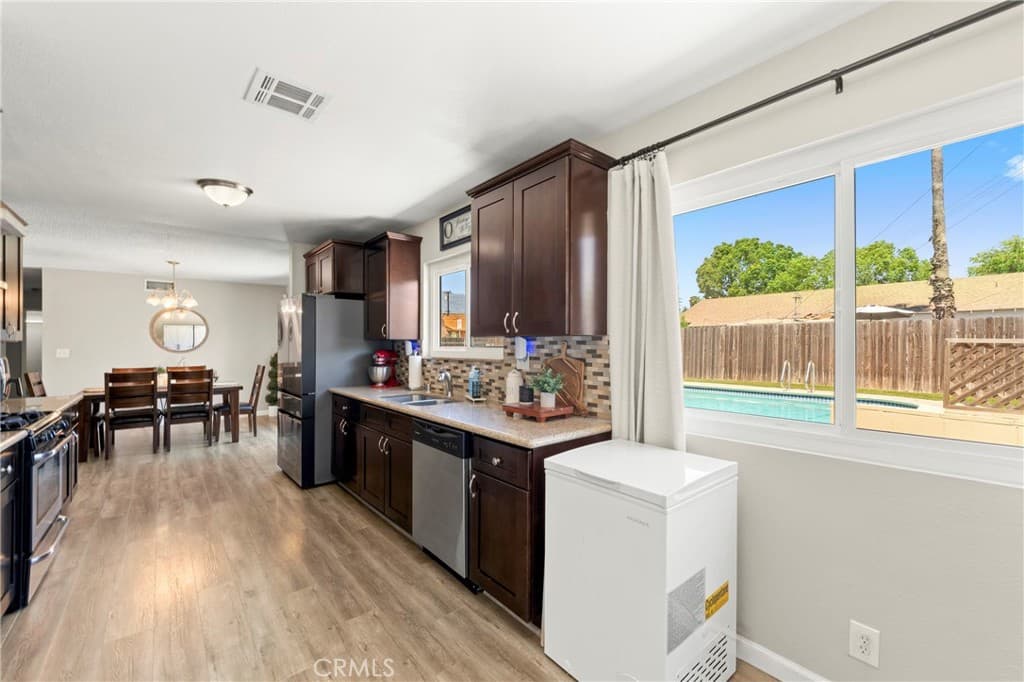 Home at 2072 Miramar Street, Pomona — photo 10 of 12