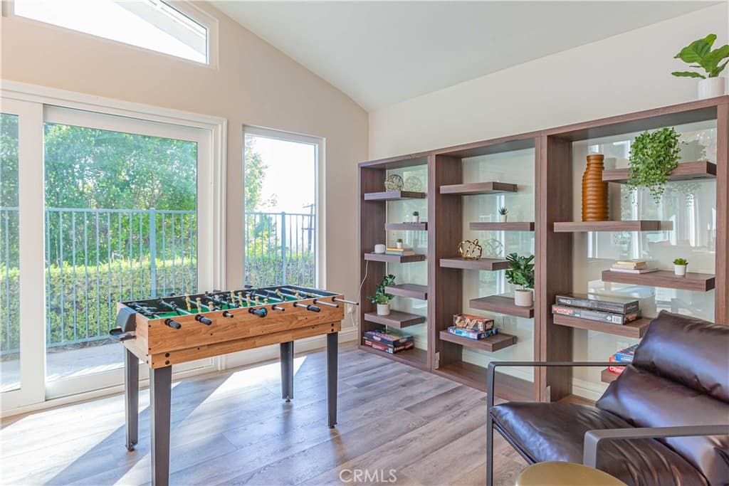 Home at 834 Cloverview, Glendora — photo 9 of 12