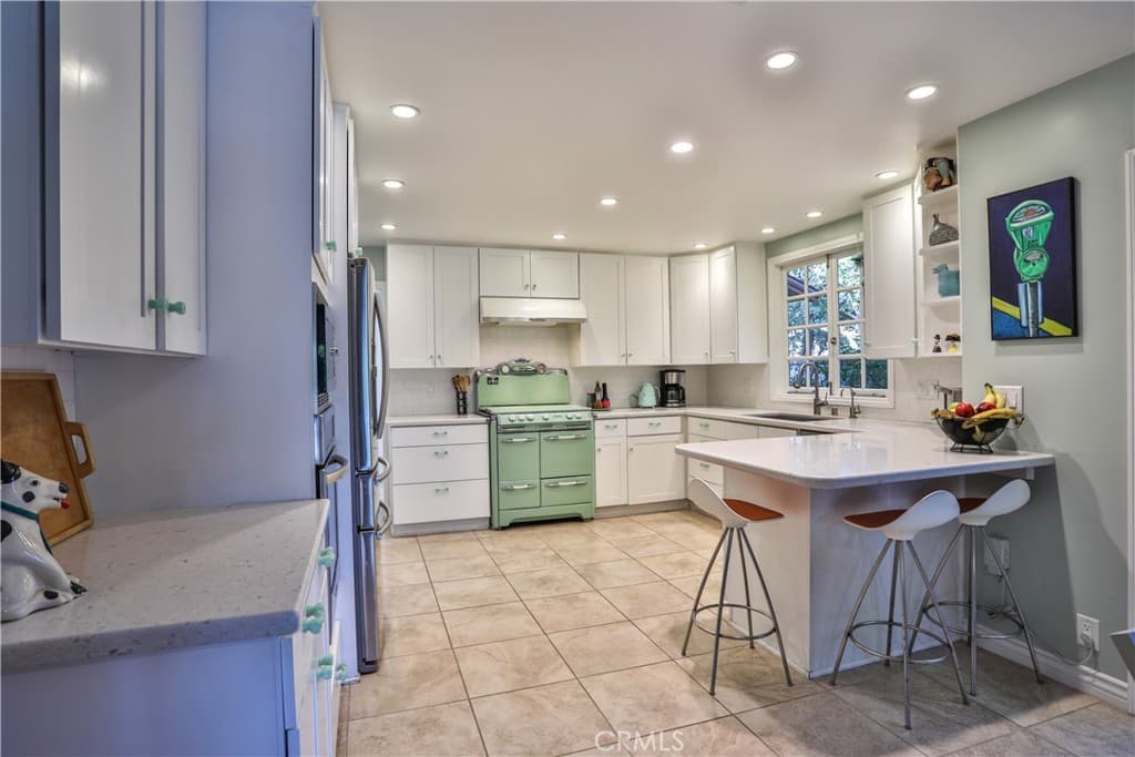 Home at 666 W 9th Street, Claremont — photo 10 of 12