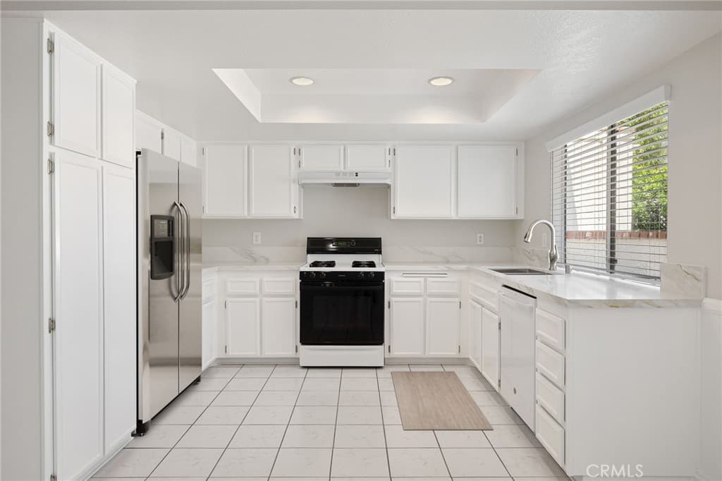 Condo at 711 Santa Rosa Court, San Dimas — photo 11 of 12