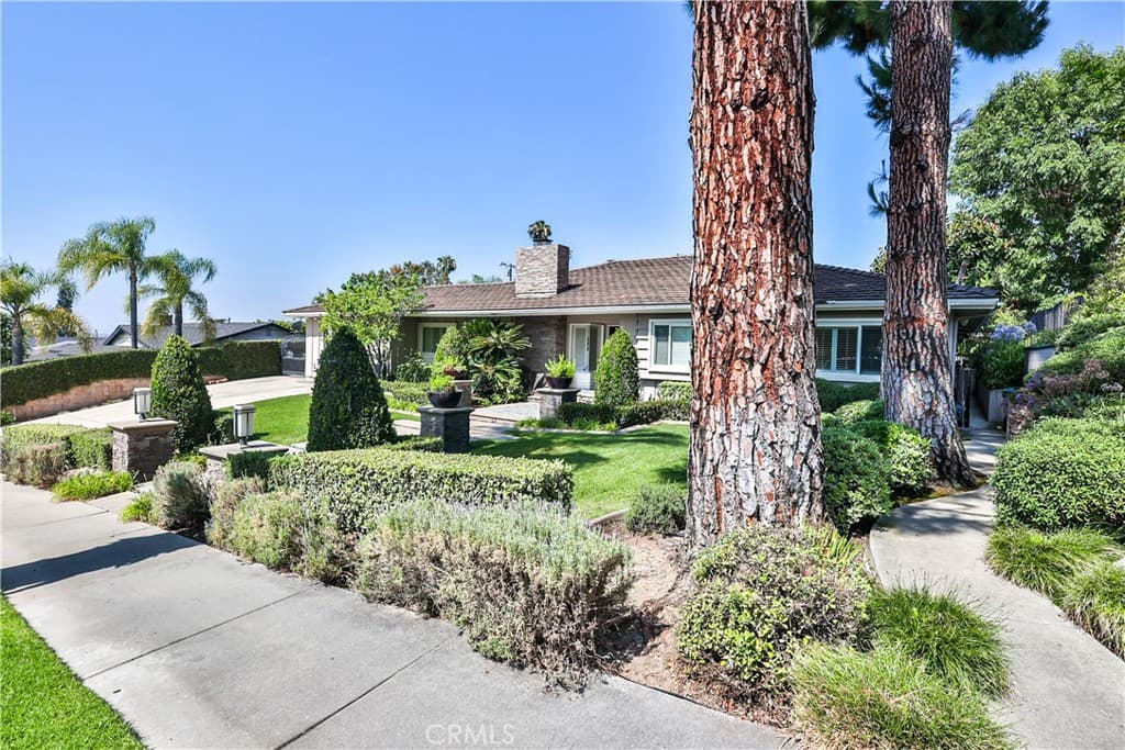 Home at 843 N Entrada, Glendora — photo 3 of 12