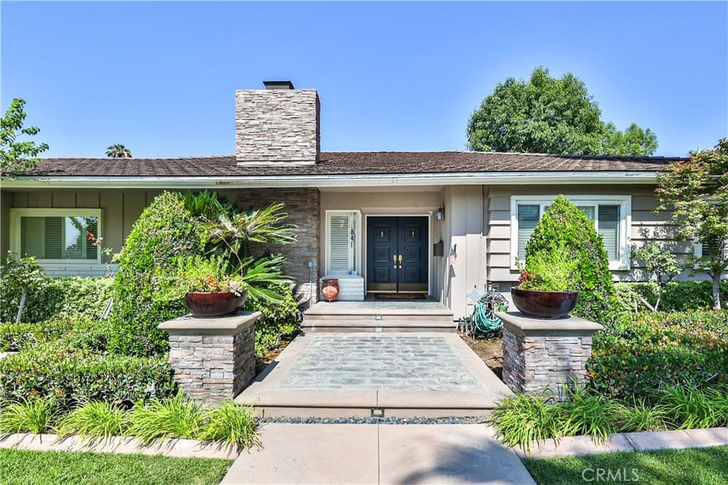 Home at 843 N Entrada, Glendora — photo 4 of 12
