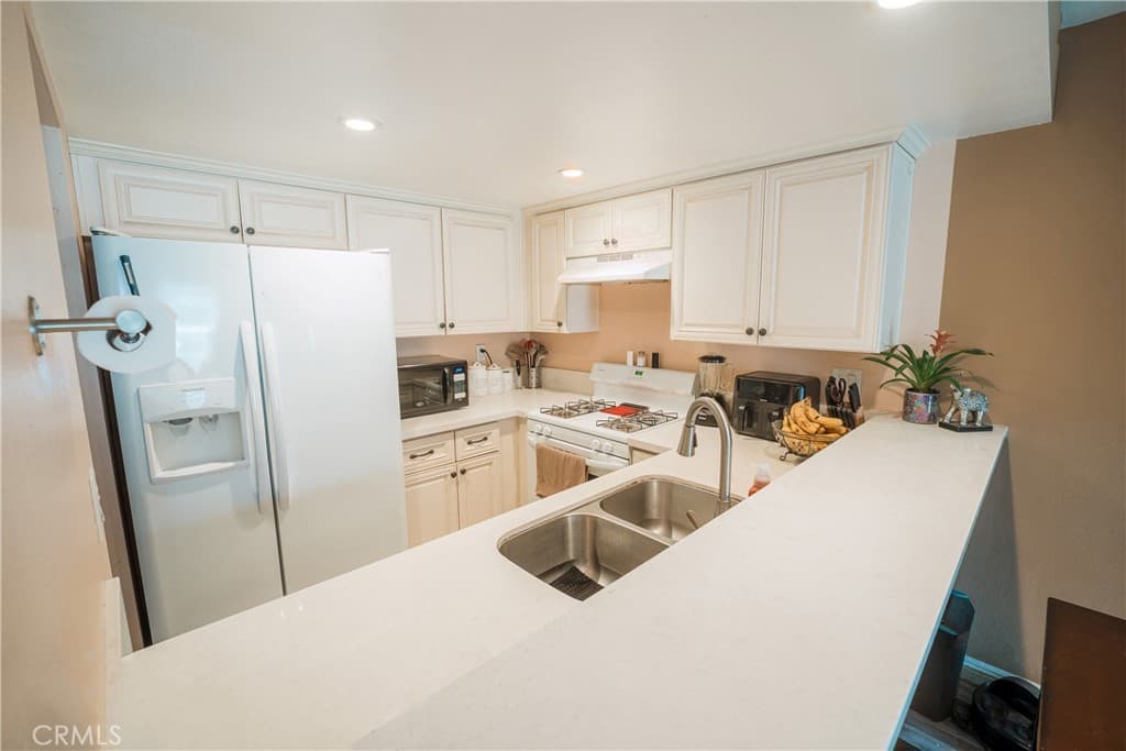 Condo at 1666 Puente, Baldwin Park — photo 2 of 12