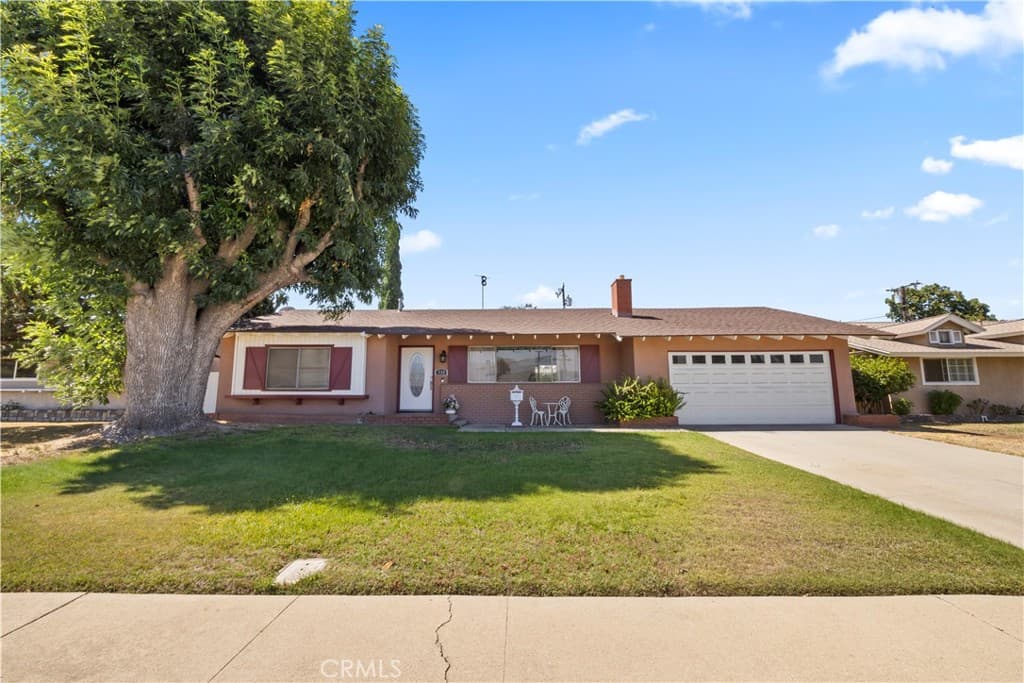 Home at 330 Golden Carriage, Pomona — photo 1 of 12
