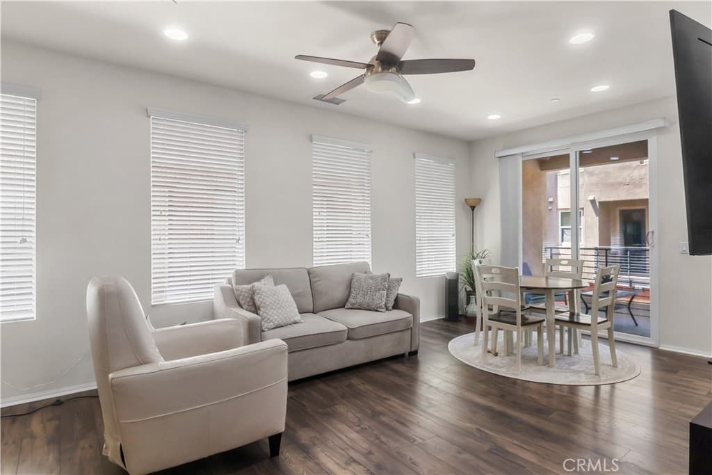 Condo at 422 W Route 66 28, Glendora — photo 10 of 12