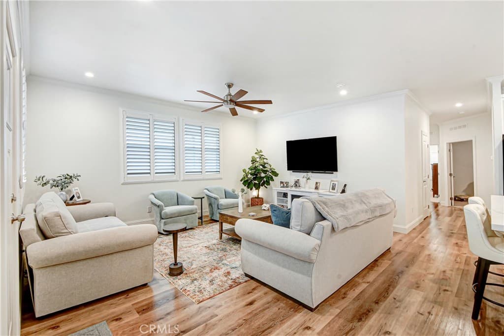 Home at 3800 Bradford 202, La Verne — photo 11 of 12