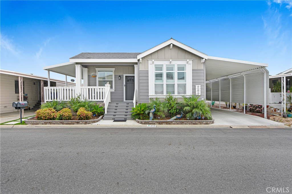 Home at 3800 Bradford 202, La Verne — photo 4 of 12