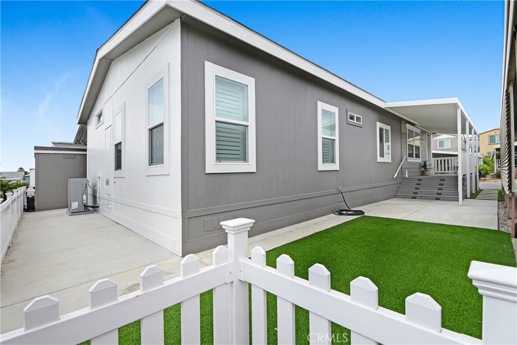 Home at 3800 Bradford 202, La Verne — photo 7 of 12