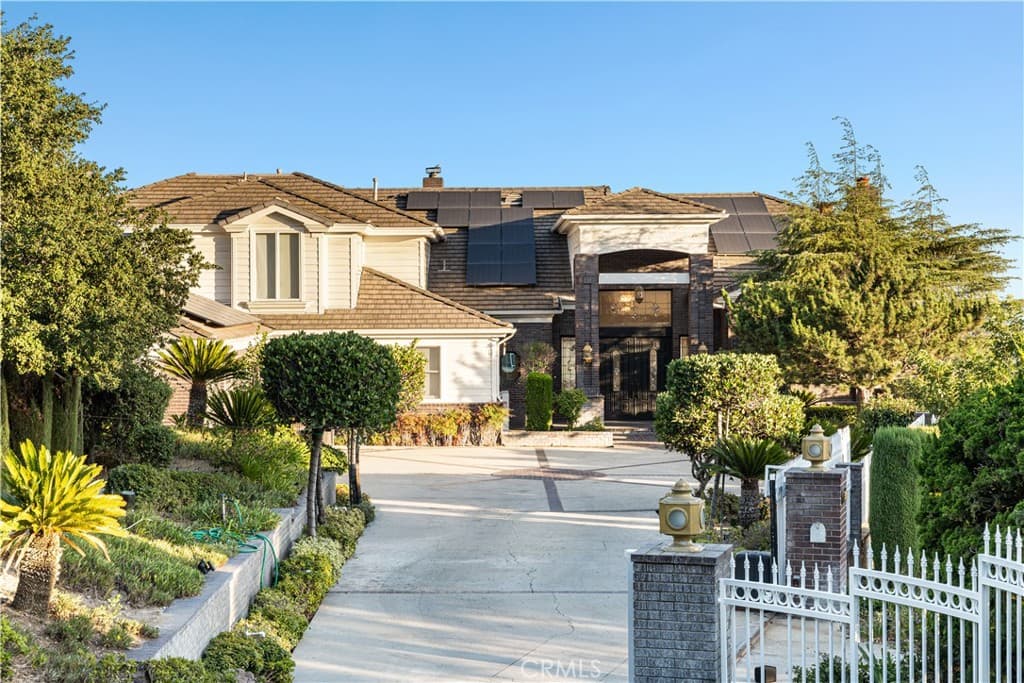 Home at 346 Morgan Ranch, Glendora — photo 10 of 12
