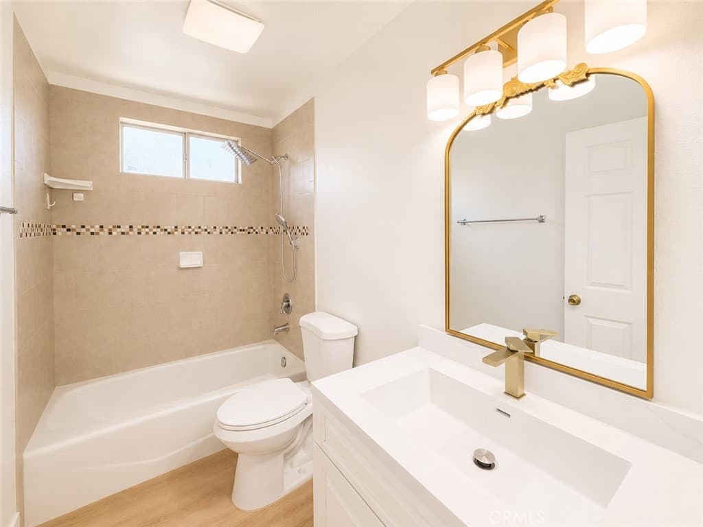 Home at 548 N Reservoir, Pomona — photo 10 of 12