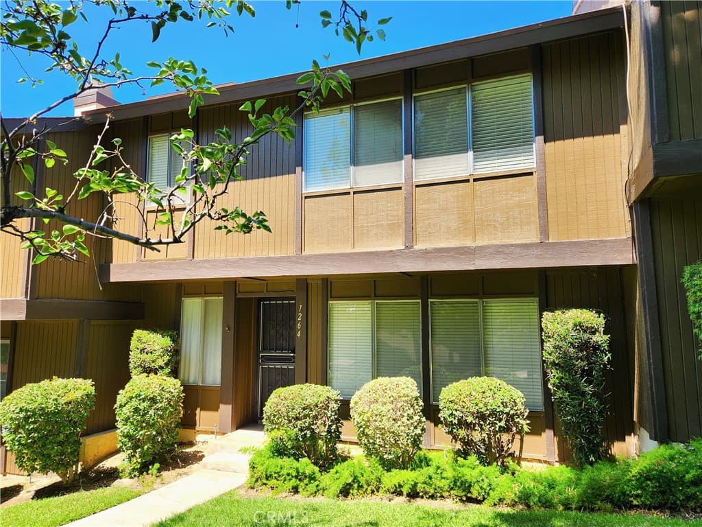 Townhouse at 1264 Tarryglen Ln, San Dimas — photo 1 of 12