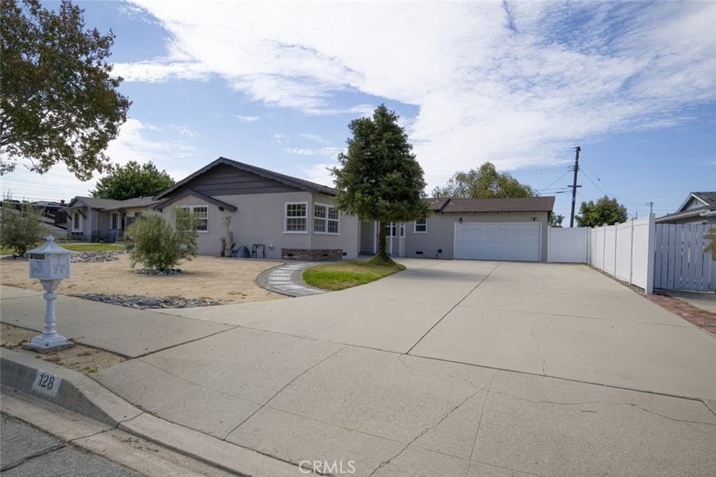 Home at 128 W Gaillard Street, Glendora — photo 1 of 12