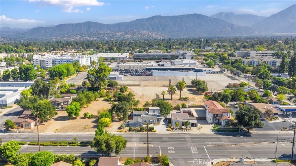 Home at 449 , 447, 448 Arrow Highway, Claremont — photo 10 of 12