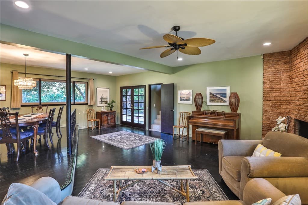 Home at 846 W 10th Street, Claremont — photo 2 of 12