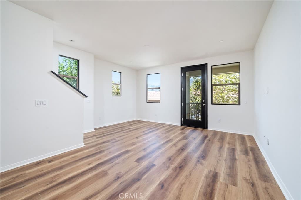 Condo at 323 S Glendora Avenue, Glendora — photo 8 of 12
