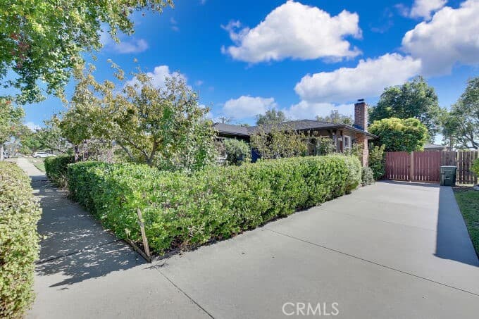 Home at 422 W Ada Avenue, Glendora — photo 2 of 12