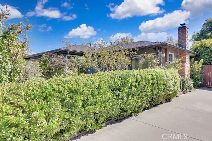 Home at 422 W Ada Avenue, Glendora — photo 3 of 12