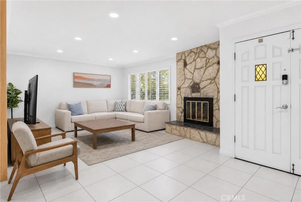 Home at 579 Aurora, Claremont — photo 3 of 12