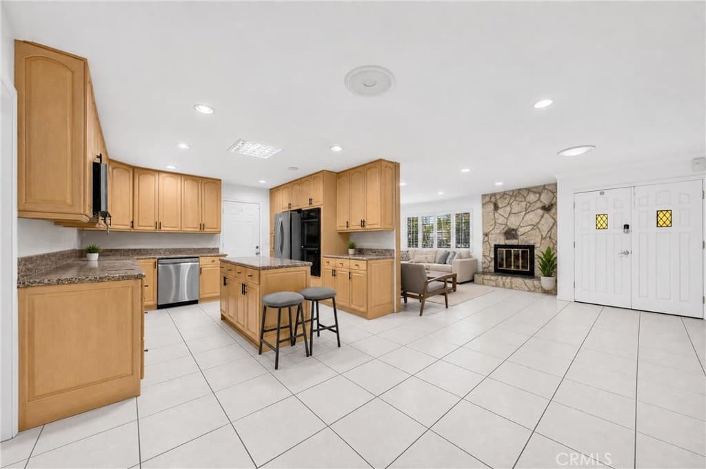 Home at 579 Aurora, Claremont — photo 6 of 12