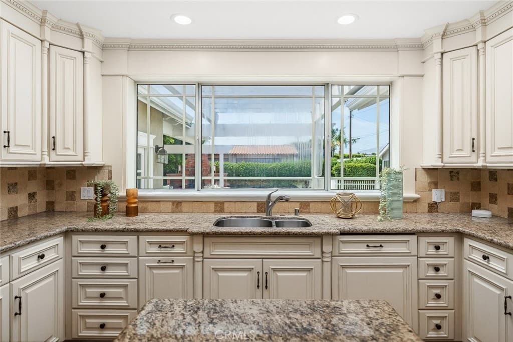 Home at 403 S Valley Center Avenue, Glendora — photo 12 of 12