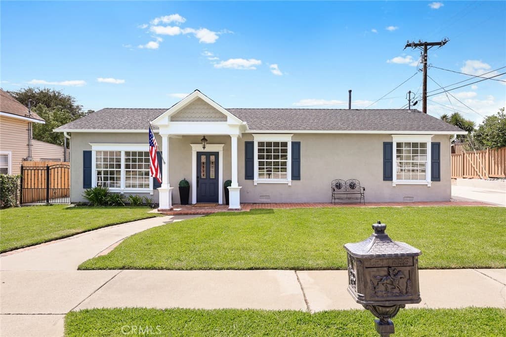 Home at 403 S Valley Center Avenue, Glendora — photo 3 of 12