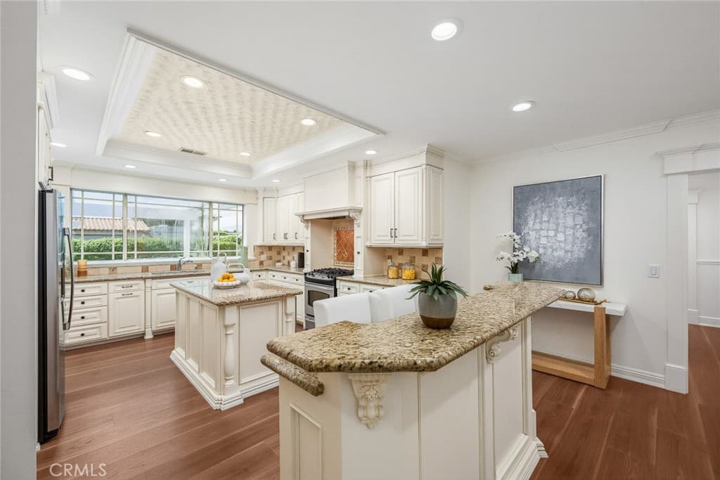 Home at 403 S Valley Center Avenue, Glendora — photo 8 of 12