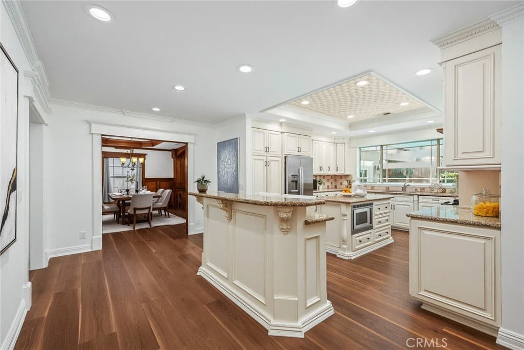 Home at 403 S Valley Center Avenue, Glendora — photo 9 of 12