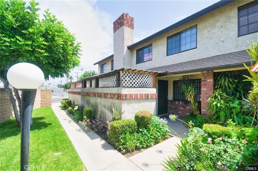 Townhouse at 15426 Hayland, La Puente — photo 2 of 4