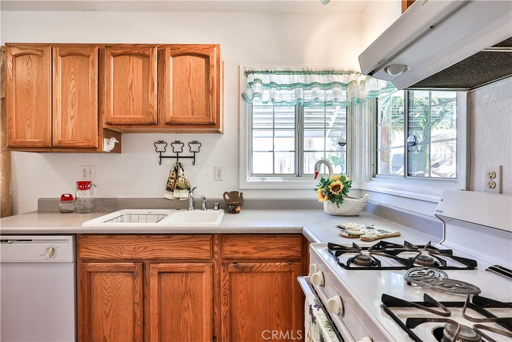 Home at 1680 Granada Place, Pomona — photo 3 of 12