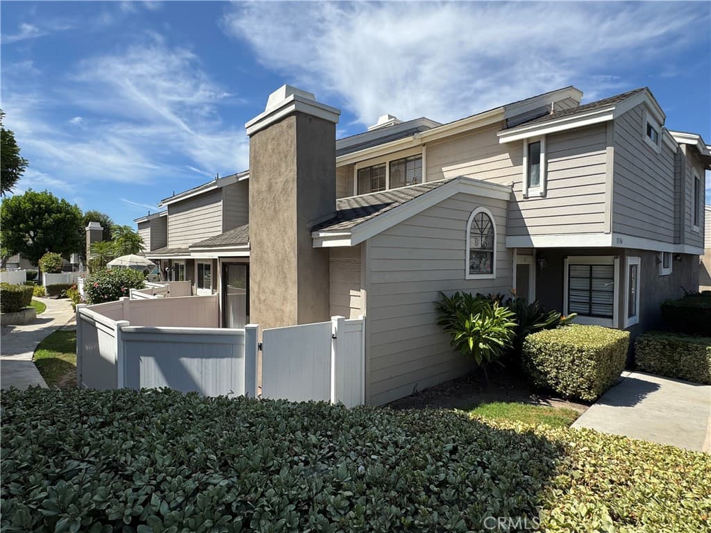 Townhouse at 15746 Tetley 11, Hacienda Heights — photo 1 of 12