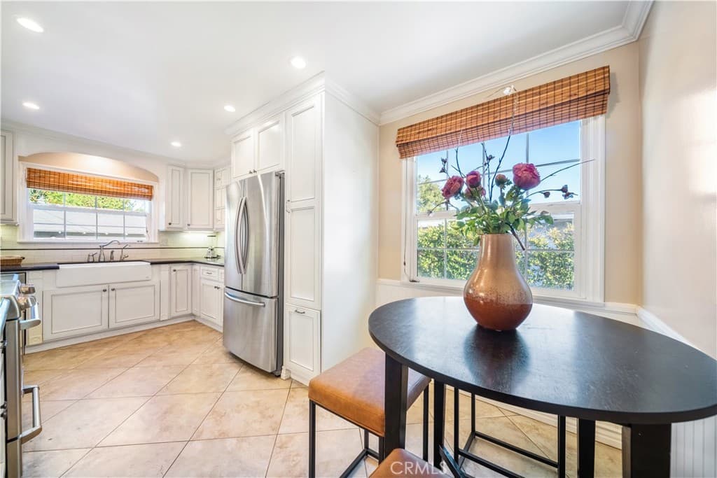 Home at 310 Parkrose, Monrovia — photo 11 of 12